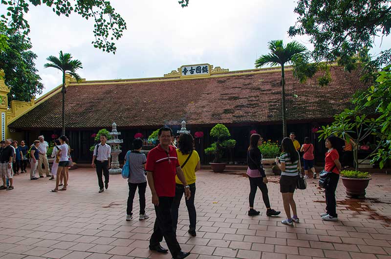 141 - Vietnam - Hanoi - lago Ho Tay - pagoda Tran Quoc